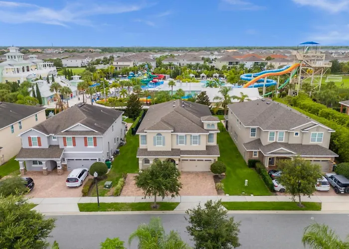 Your Dream Vacation Awaits Family 10-Bd Villa