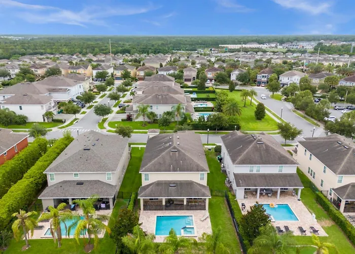 Your Dream Vacation Awaits Family 10-Bd Villa