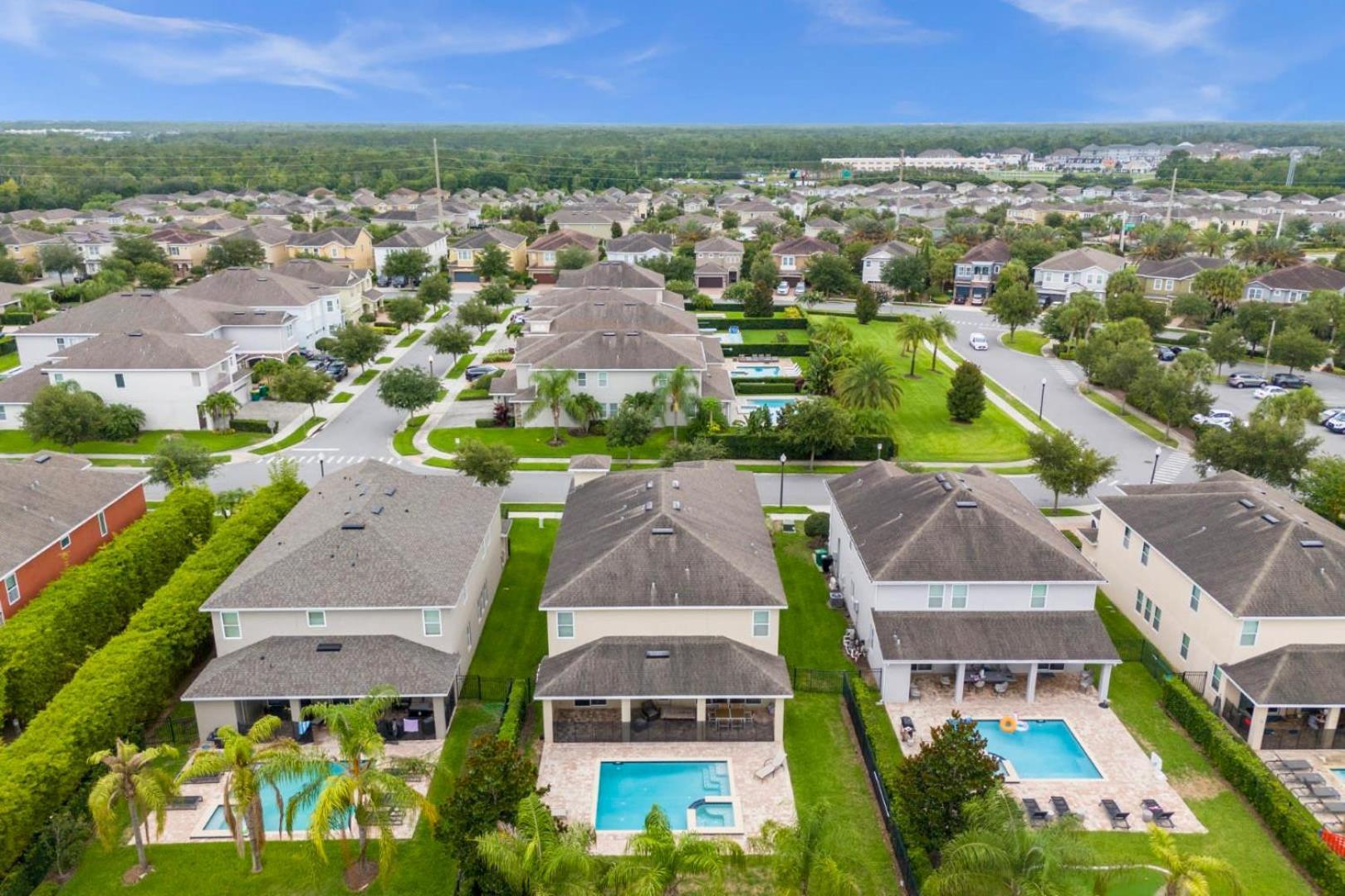 Your Dream Vacation Awaits Family 10-bd Villa *