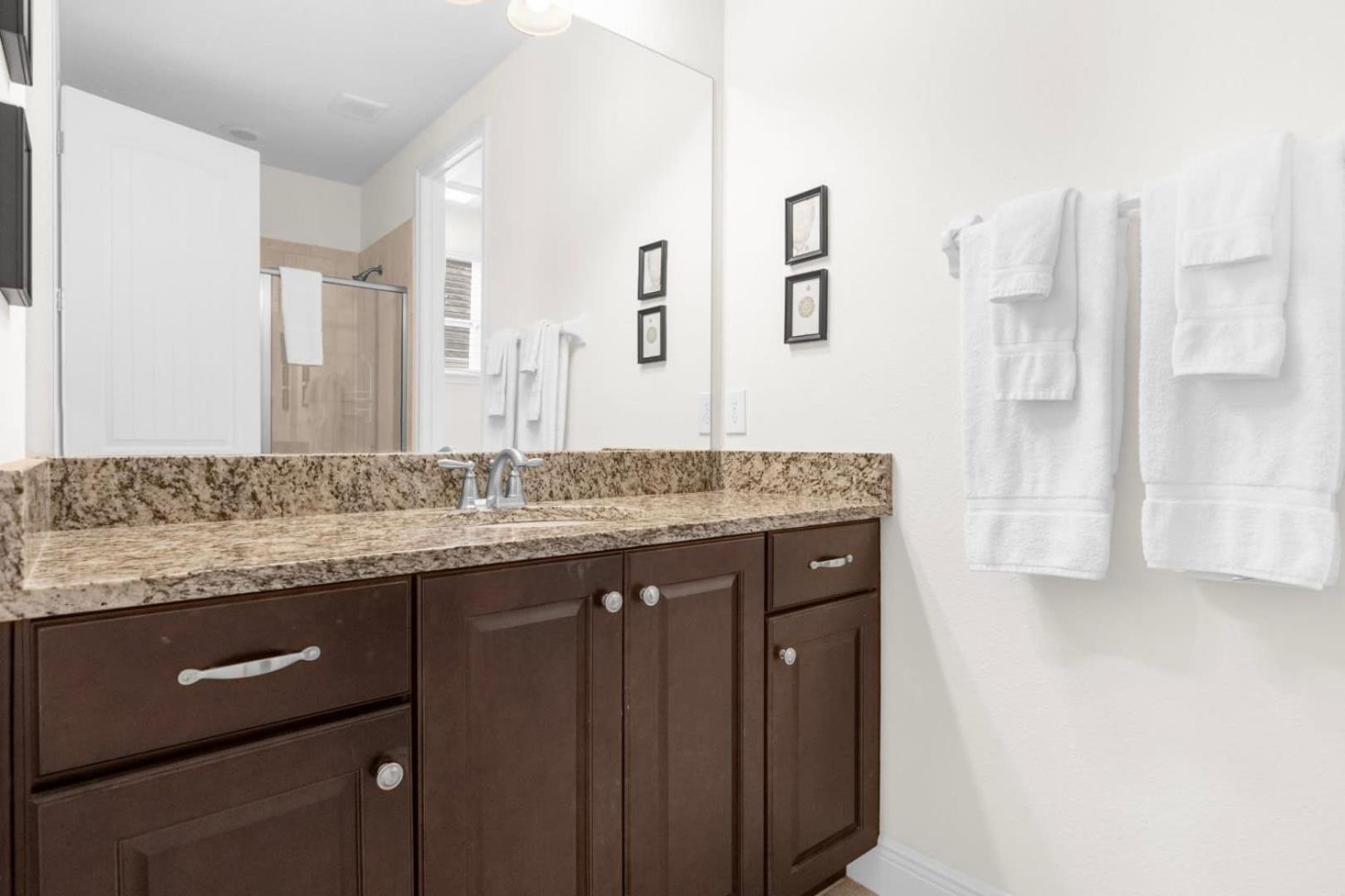 Your Dream Vacation Awaits Family 10-bd Villa