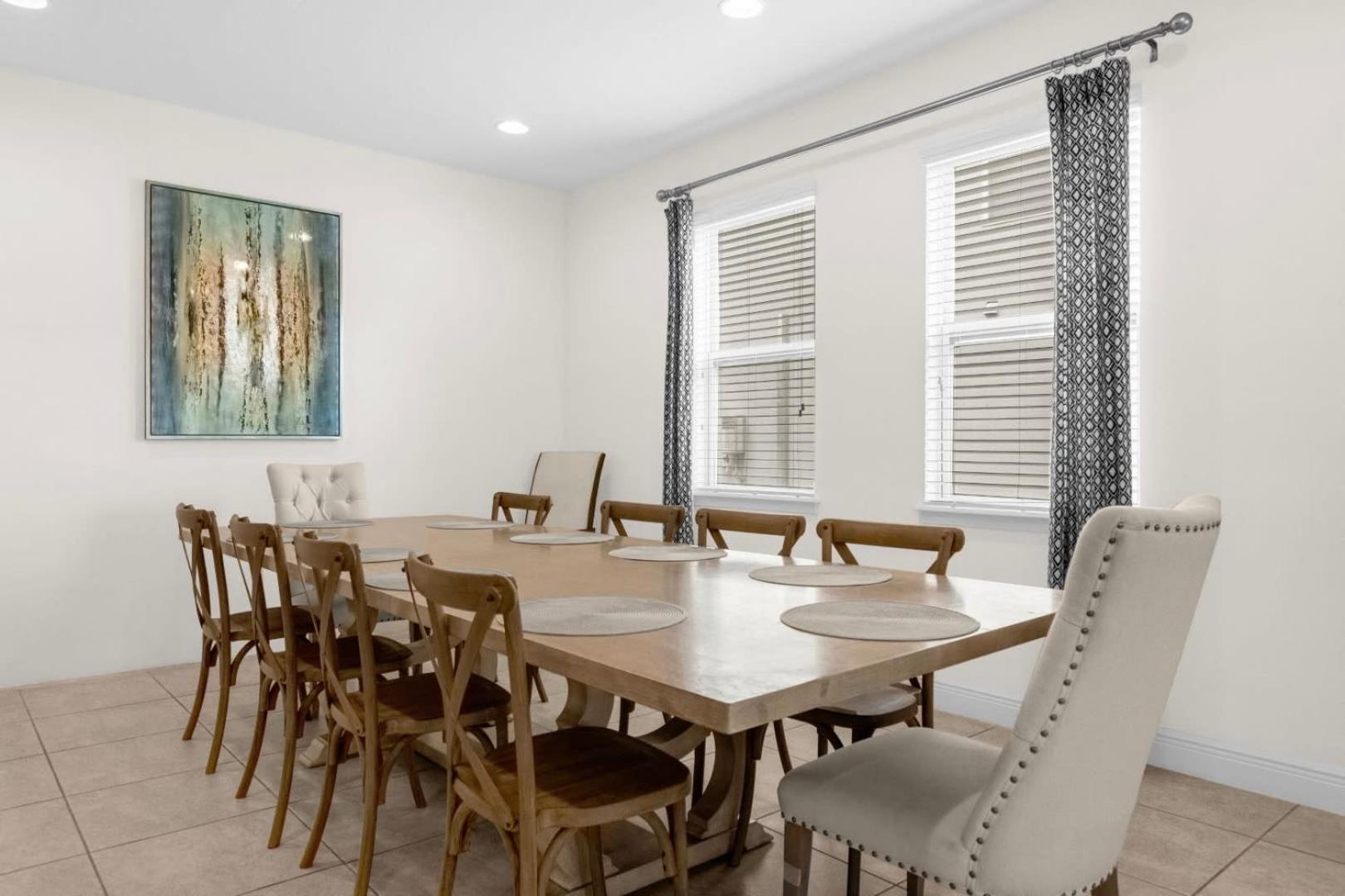 Your Dream Vacation Awaits Family 10-bd Villa *