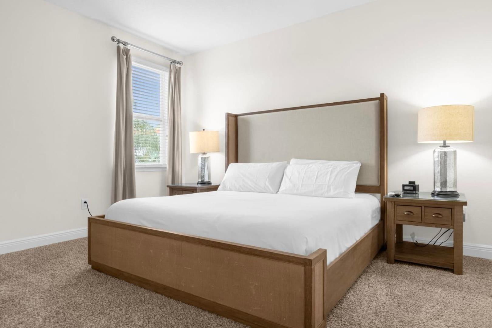 Your Dream Vacation Awaits Family 10-bd Villa *