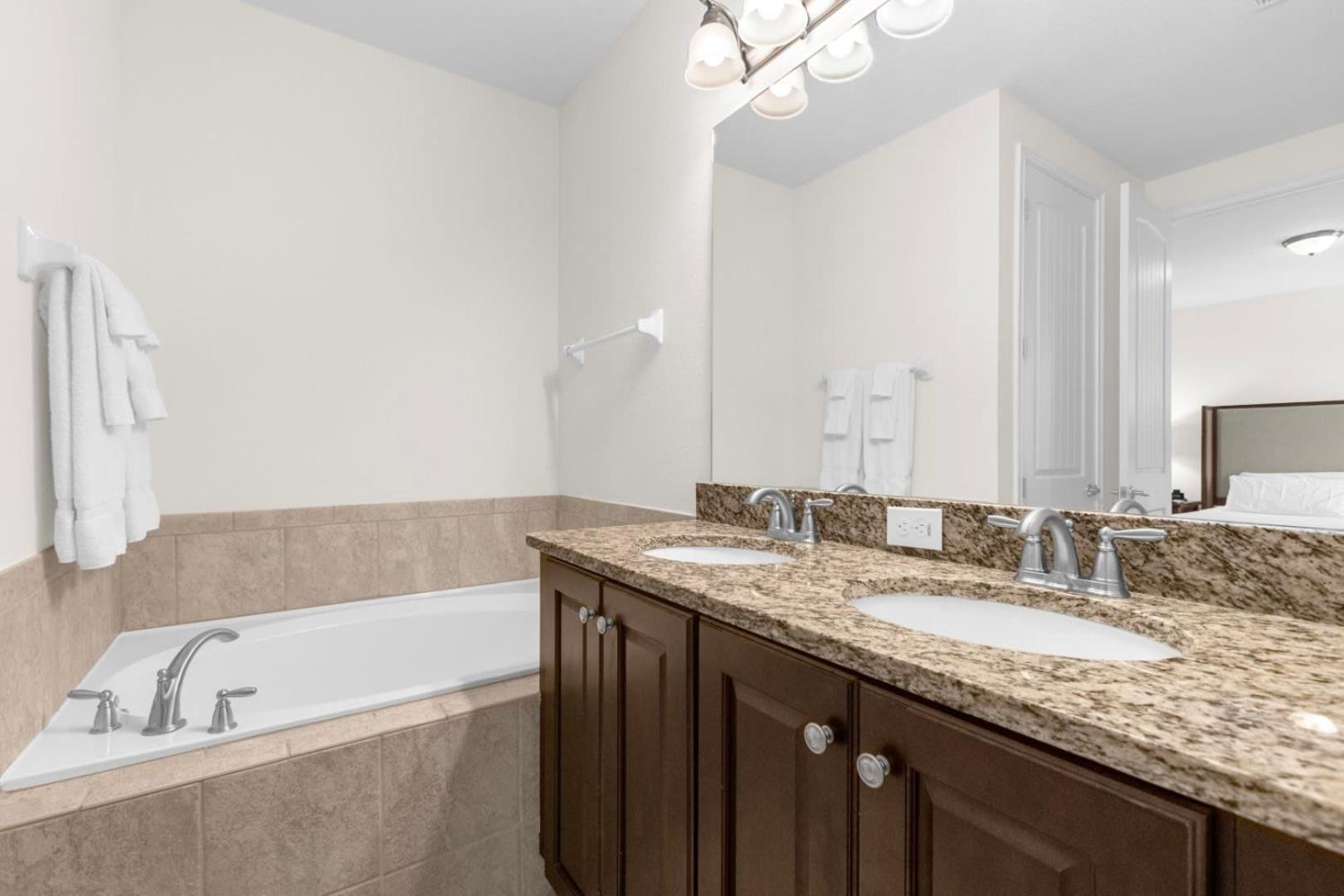 Your Dream Vacation Awaits Family 10-bd Orlando