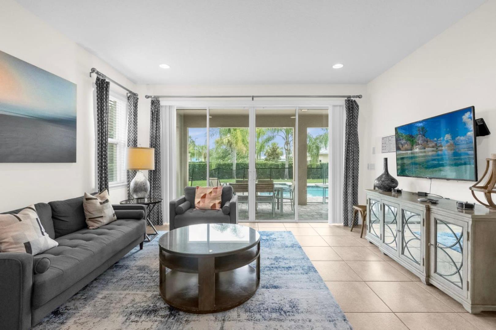 Your Dream Vacation Awaits Family 10-bd Villa *