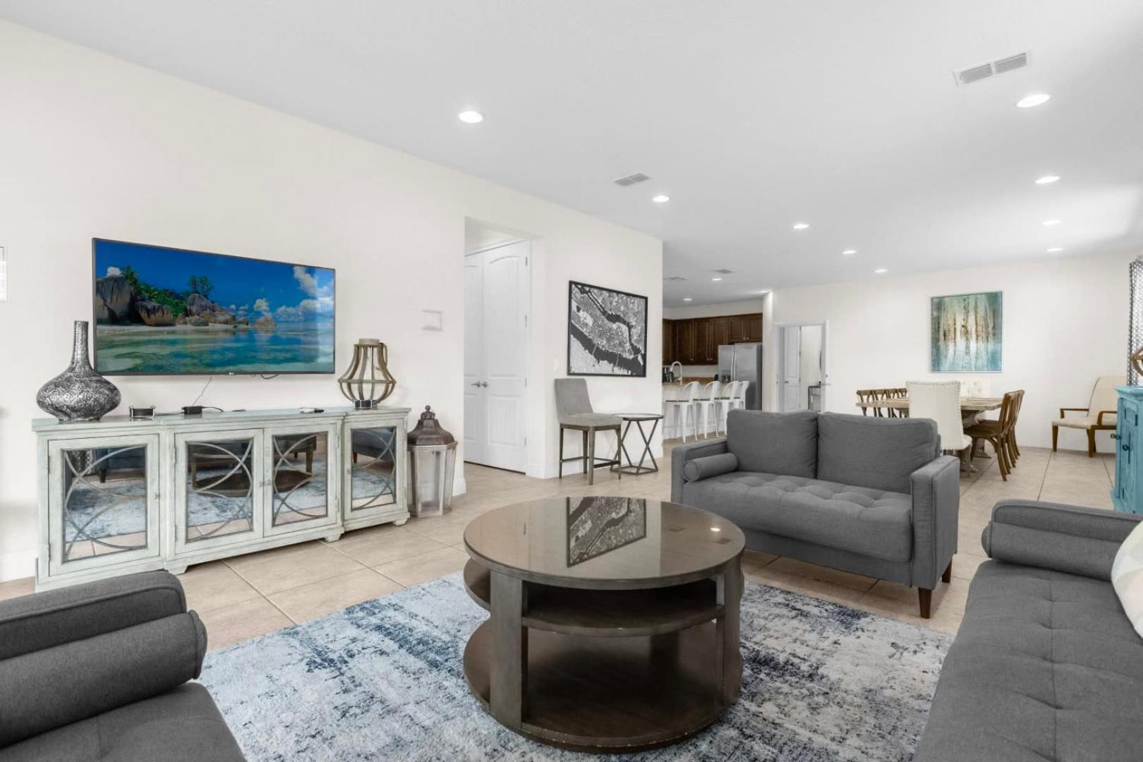 Your Dream Vacation Awaits Family 10-bd Villa